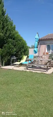Jardin de l'établissement Chambre d'Hôtes Les Ormeaux
