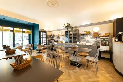 Cuisine ou kitchenette dans l'établissement Hotel de La Paix