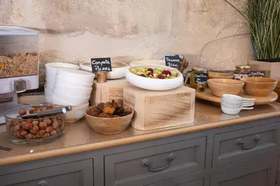 Nourriture dans l'hôtel ou à proximité