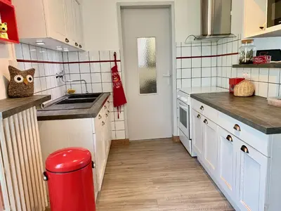 Cuisine ou kitchenette dans l'établissement Maison de campagne Chez Trabou et Loulou 20 min de La Rochelle