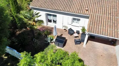 Jardin de l'établissement LE RENDEZ VOUS DES VACANCES
