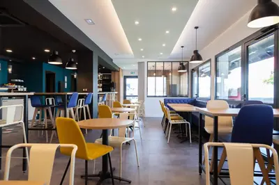 Restaurant ou autre lieu de restauration dans l'établissement Kyriad Niort-Espace MendesFrance