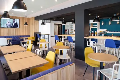Restaurant ou autre lieu de restauration dans l'établissement Kyriad Niort-Espace MendesFrance