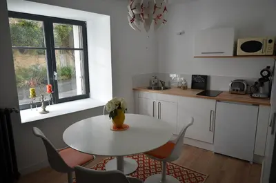 Cuisine ou kitchenette dans l'établissement Logement Cosy à 5mn du Futuroscope