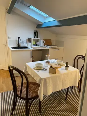 Plateau bouilloire dans l'établissement A l'ombre du figuier