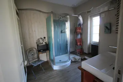 Salle de bains dans l'établissement Suite en Terrasse à Cognac