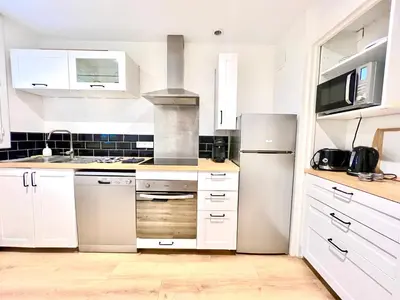 Cuisine ou kitchenette dans l'établissement Stay house to Poitiers