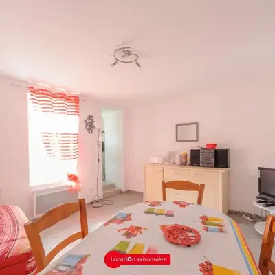 Appartement T2 à 50m de la plage avec cour