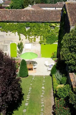 Piscine de l'établissement Chambres d'Hôtes Les Tilleuls ou située à proximité