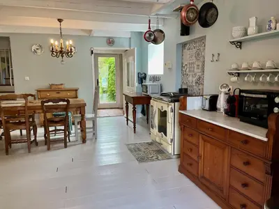Cuisine ou kitchenette dans l'établissement Le Coin Caché