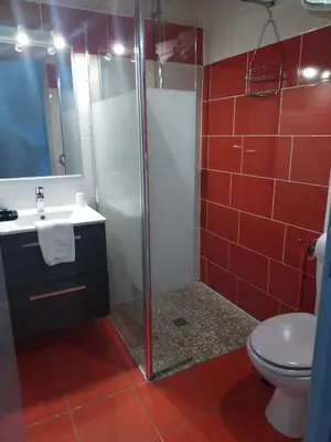 Salle de bains dans l'établissement Hôtel Bon Repos