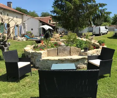 Jardin de l'établissement French Fields Luxury Glamping Twin Emperor Tent