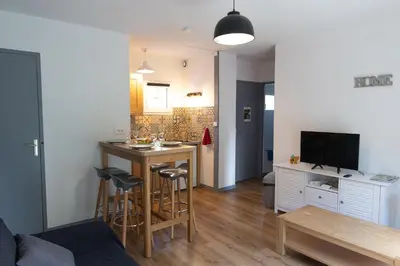 Cuisine ou kitchenette dans l'établissement FONTANES
