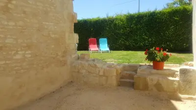 Jardin de l'établissement L'âtre de l'Abeilloire