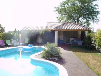 Piscine de l'établissement L'Oasis ou située à proximité