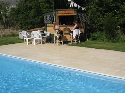 Piscine de l'établissement La Grange ou située à proximité