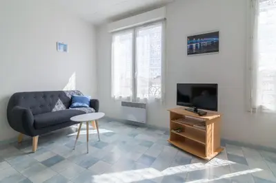 Télévision ou salle de divertissement dans l'établissement Île de Ré