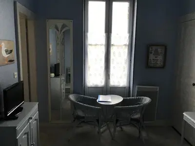 Télévision ou salle de divertissement dans l'établissement Ocean