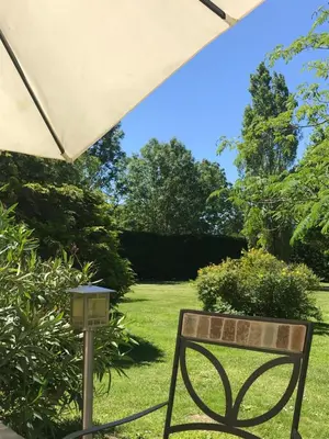 Jardin de l'établissement Logis de Pierre Levée
