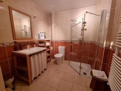 Salle de bains dans l'établissement Chambre d'hôtes à Mignaloux-Beauvoir- le Thil