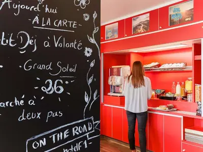 Cuisine ou kitchenette dans l'établissement hotelF1 Poitiers Nord Futuroscope