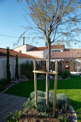 Jardin de l'établissement L'annexe de Gaston Port des Barques