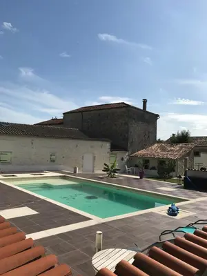Piscine de l'établissement Le « chai » vous ou située à proximité