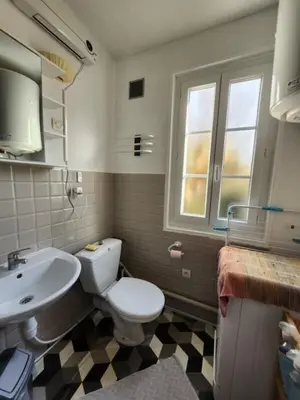 Salle de bains dans l'établissement Logement sympas à Saintes