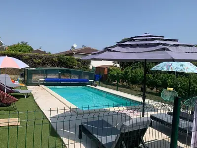 Piscine de l'établissement Le charmant studio ou située à proximité
