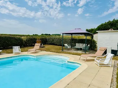 Piscine de l'établissement La Barauderie , chambre individuelle ou située à proximité