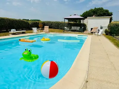 Piscine de l'établissement La Barauderie , chambre individuelle ou située à proximité