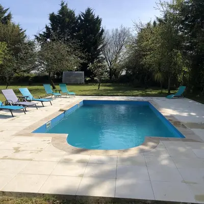 Piscine de l'établissement BlanzayAprtment 1bed Pool Bbq Wifi FreeP ou située à proximité