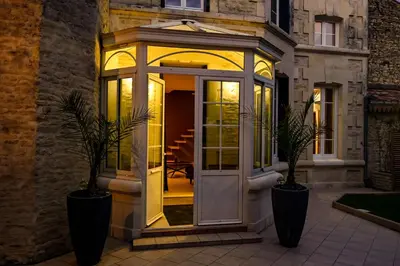 Façade ou entrée de l'établissement Domaine de l'Angélique - Loft avec SPA privatif - Marais poitevin entre Niort et La Rochelle