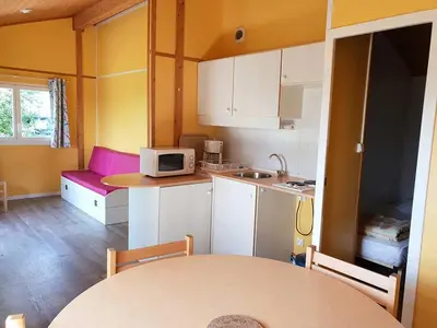 Cuisine ou kitchenette dans l'établissement Camping l'île Cariot