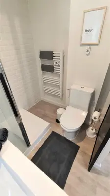 Salle de bains dans l'établissement Home&Work301 - HYPERCENTRE - fibre et parking à proximité