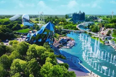 Piscine de l'établissement Studio 130 à 8 min à pied du Futuroscope 1 à 4 pers ou située à proximité
