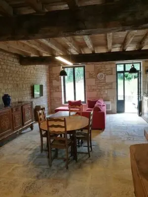 Coin salon dans l'établissement Château des Loups - Les Cèdres Bleus