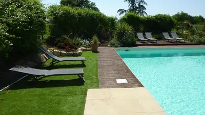 Piscine de l'établissement La Boisnière ou située à proximité