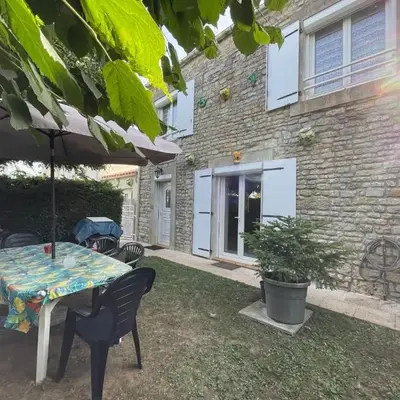 Maison Authentique avec Cour Privée