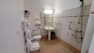 Salle de bains dans l'établissement Le Relais du Valois, Cognac Centre