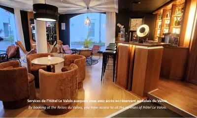 Coin salon dans l'établissement Le Relais du Valois, Cognac Centre