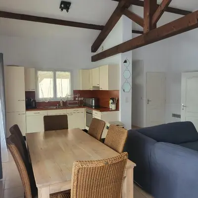 Cuisine ou kitchenette dans l'établissement 2025 Reno 2-Bed Escape w pool Min to GolfCources