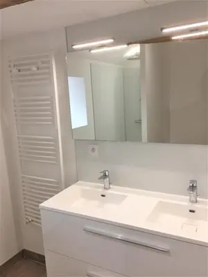 Salle de bains dans l'établissement La Commanderie des Templiers Gîte 4 étoiles