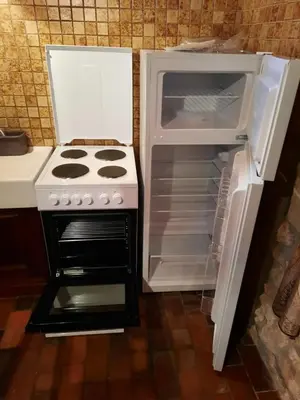 Cuisine ou kitchenette dans l'établissement Traditional Charentais cottage in countryside 25 minutes from Royan