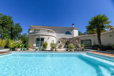 Piscine de l'établissement CASA UPUPA ou située à proximité