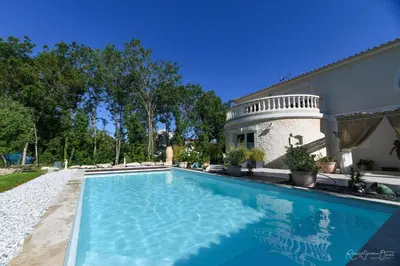 Piscine de l'établissement CASA UPUPA ou située à proximité