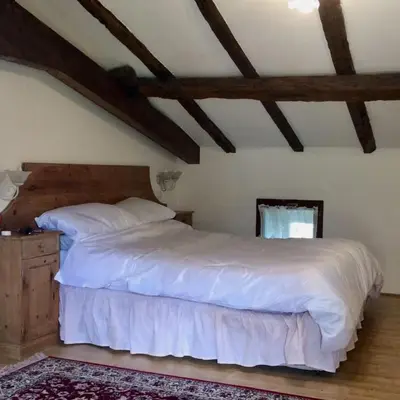 Un ou plusieurs lits dans un hébergement de l'établissement Chatain - Cottage - Sleeps 5 - Pool - Garden