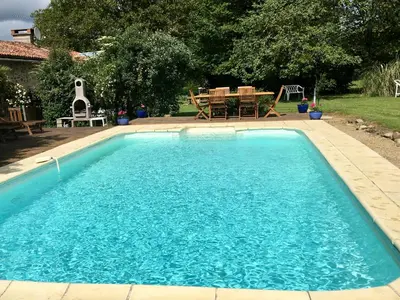 Piscine de l'établissement Chatain - Cottage - Sleeps 5 - Pool - Garden ou située à proximité
