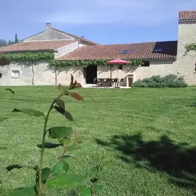 Gîte authentique avec piscine