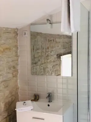 Salle de bains dans l'établissement La Belle Epoque - Chambres d'hôtes & SPA